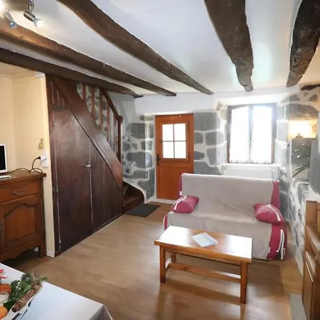 Maison De Charme Avec Jardin Pres De Salers, Ideale Pour 2 Pers, Cheminee, Animaux Acceptes, Draps Inclus - Fr-1-742-85 * Drugeac